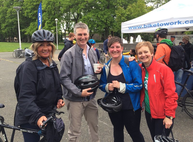 rocketrobin's tweet photo. Like Freddie said: "Get on your bikes and ride!" #btww #btww2017 #btwwbc #BiketoWorkWeek @green_uvic #uvicspokespeople https://t.co/fENqNhEiYR
