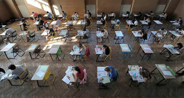 LesEchos's tweet image. Seuls 16% de Français ont un diplôme supérieur à bac+2 &amp;gt;&amp;gt; trib.al/3VfW6TB