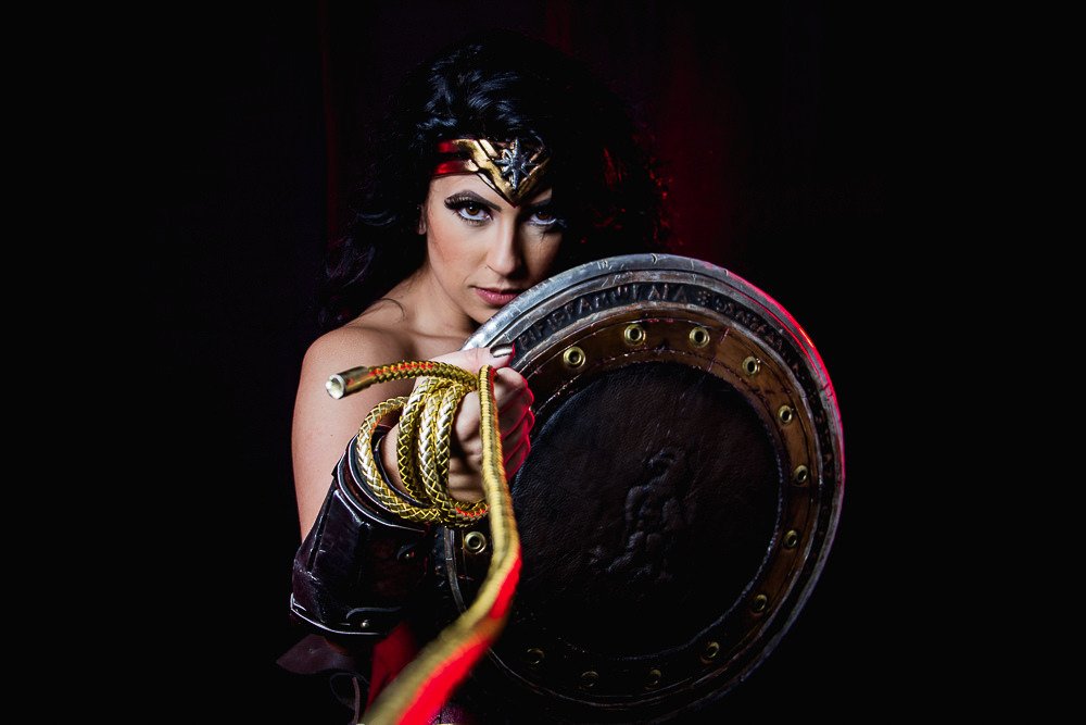 centralcosplay_'s tweet photo. #namoracomigo que eu sei todas as referencias dos filmes de heróis ❤ já podemos começar com #mulhermaravilha pq hj estaremos na pré-estréia! https://t.co/1r5a3ARrW6
