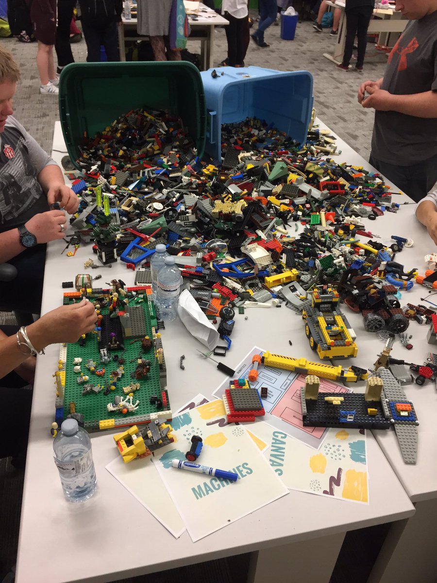 thekylekitchen's tweet photo. <breathes heavily> DSBNmakersmater #LEGO #morelego https://t.co/pYtuyxAjiR