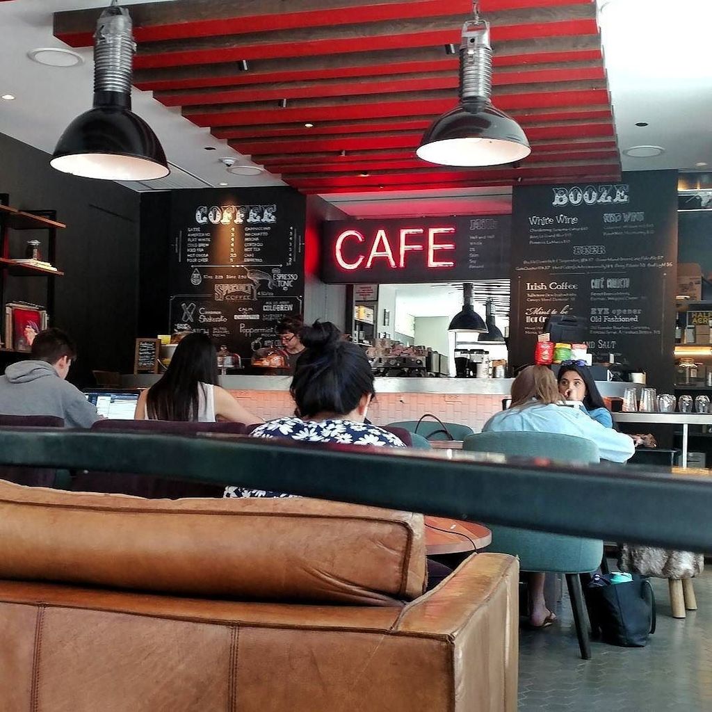 SaintlyCVD's tweet image. There is always time in the for a #TwoZeroThree #coffeebreak.#vanillalatte #cafe
.
.
.
.
#VirginHotelsChi #virginh… ift.tt/2qxQ6Yv