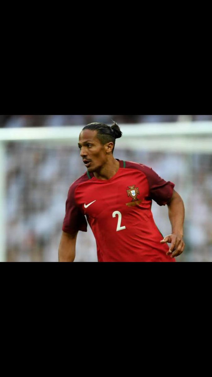 giftidea01's tweet photo. Bruno Alves has arrived in Scotland to finalise his £500k move to Ibrox, will he be a good signing for Rangers?

Retweet for yes 
❤️ for no https://t.co/7Z5AH3Ptki