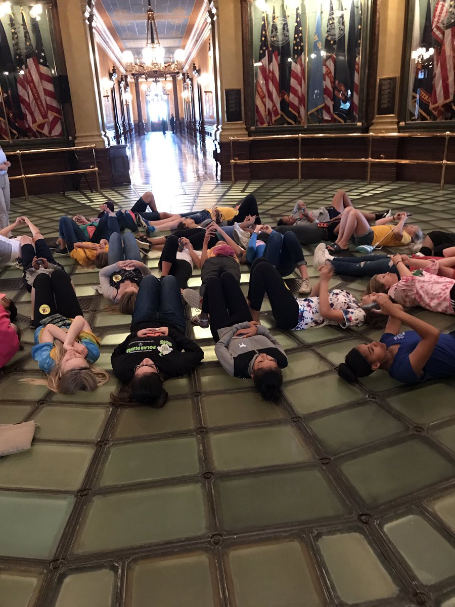Ms_DeGraw's tweet photo. Builders Club and Student Council are touring the Capitol! https://t.co/RL43rGxnQ8