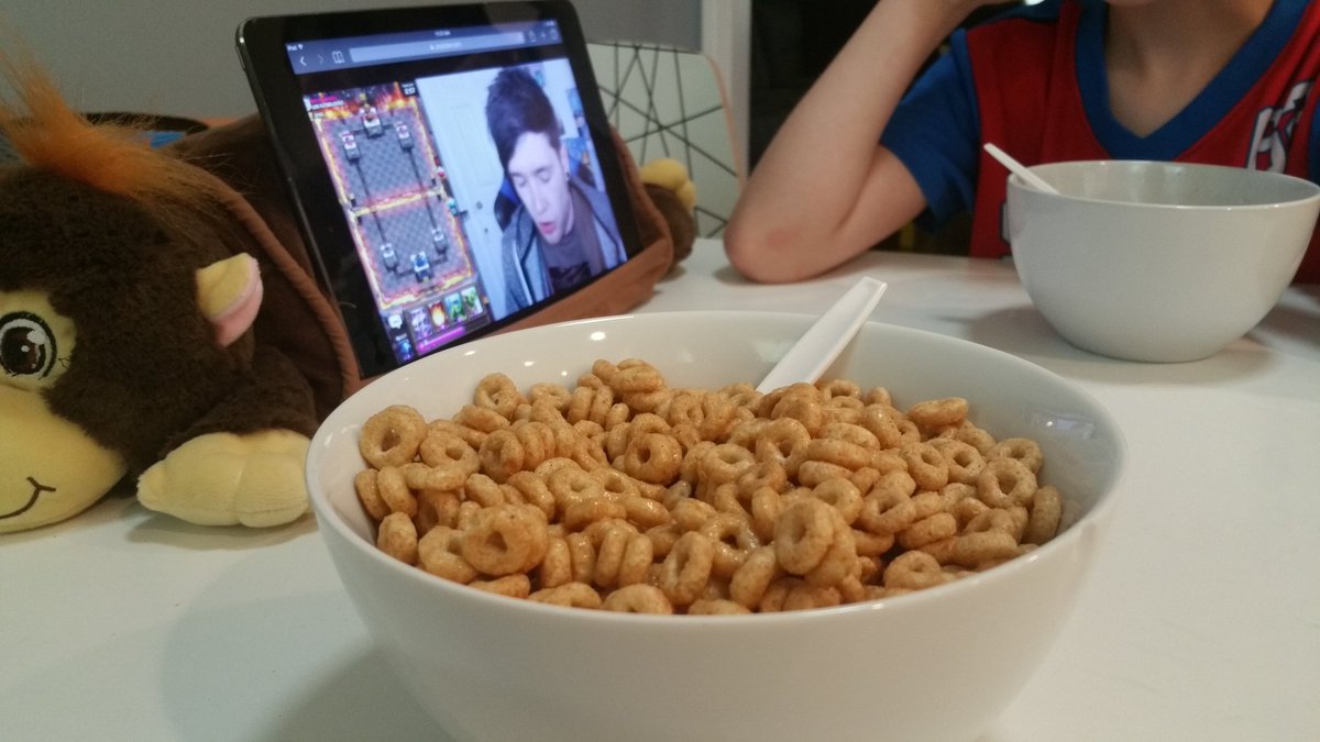 LindsaurusRex's tweet photo. I can't even eat cereal without @dantdm .... https://t.co/SJJFSdkk9v