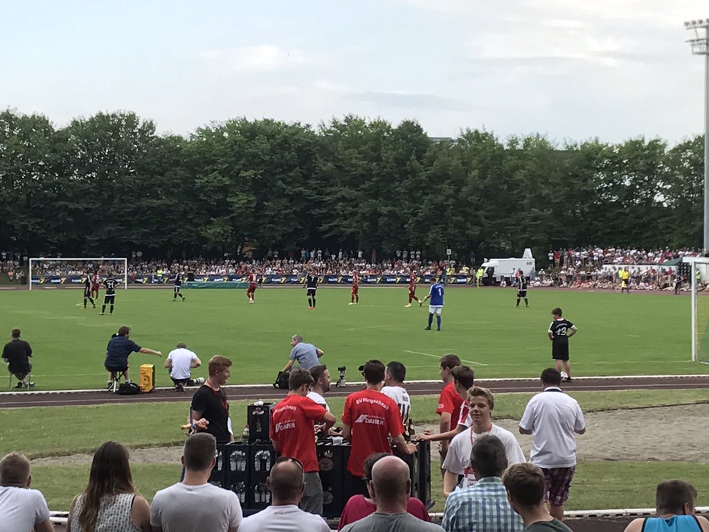 brustring's tweet photo. Für das leibliche Wohl wird auch während des spannenden Matchs gesorgt! #SVRVfB #Biberach https://t.co/YsW3ta16G0