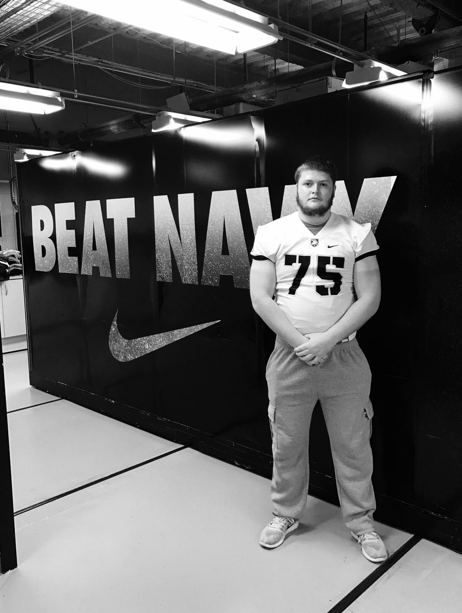 ryanbryce75's tweet photo. Proud to announce that I will be committing to the United States Military Academy! 🇺🇸 #BeatNavy https://t.co/ZD5eTbQbGn