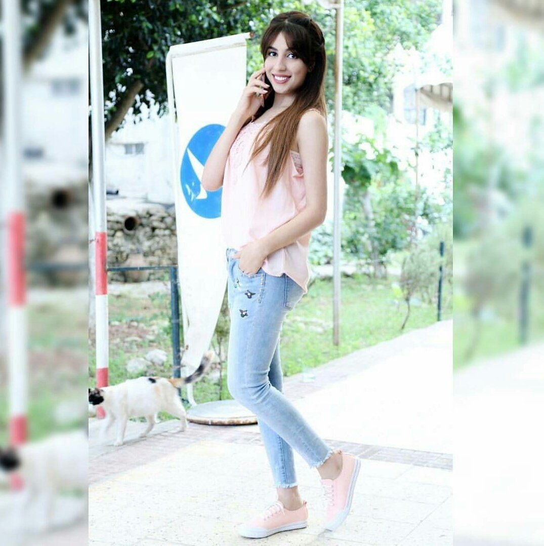 _WorldFamouss's tweet photo. اطلالة للقمر #سهيلة_بن_لشهب ❤
 #souhilaBenLachhab #StaracArabia 
SuhilaBnLachhab https://t.co/XwyBaaQKxN