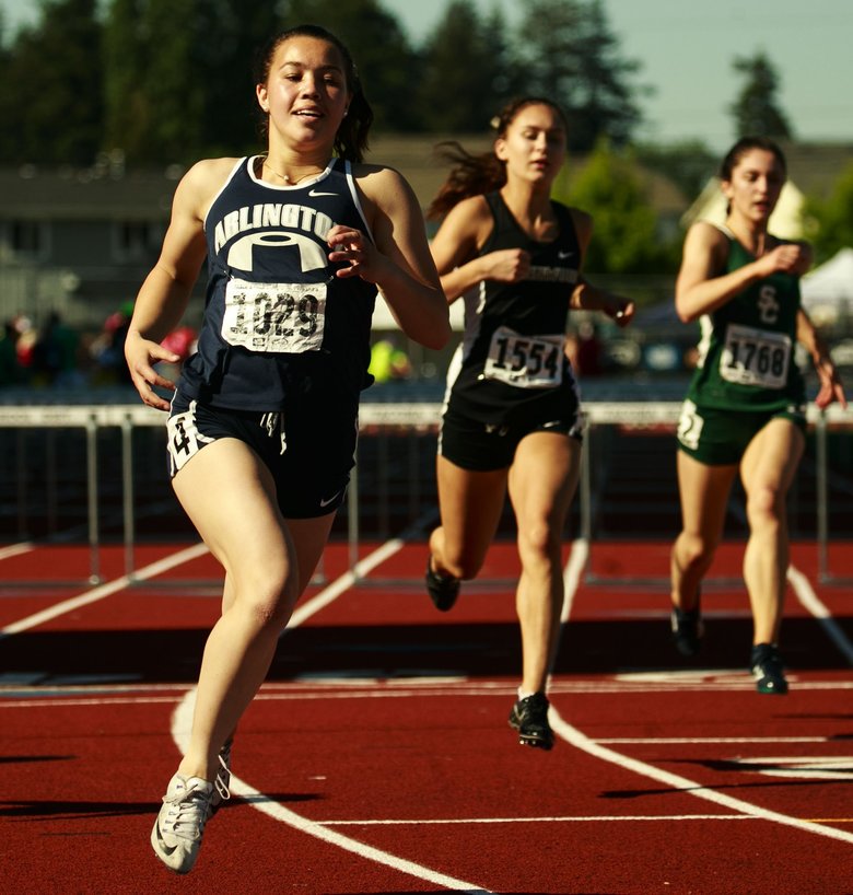 RoyalsTrack's tweet photo. The Lynnwood girls team placed 8th at the 2017 WIAA State 3A track &amp; field championship meet w/ 26 points contributed by its 3 participants. https://t.co/URZIAHBK2j