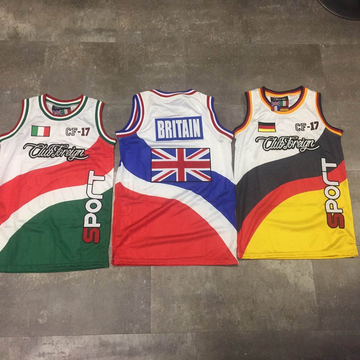 djtrizzytrip's tweet photo. WE GOT THE #CLUBFOREIGN ON DECK DIFFERENT FLAVORS @SkyHighFashions PULL UP WE SHIP https://t.co/TEH2gGgje1