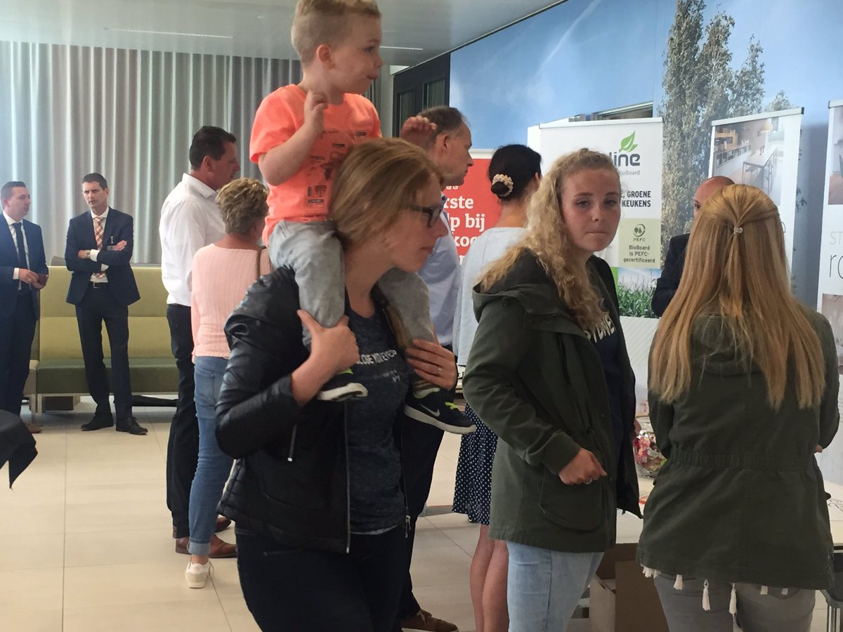 FBC_saida's tweet photo. De verkoop van #De Eilanden zojuist bij @RabobankAV gestart. Grote belangstelling voor een mooi project #Hoog Dalem https://t.co/ka7sESBg9c https://t.co/Yn8KVviiUX