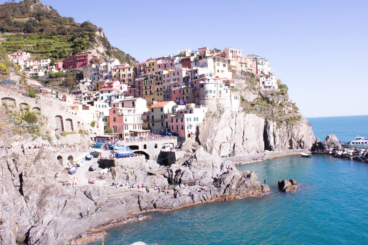 listaparaviajar's tweet photo. Italia lo tiene todo: buena comida, un idioma precioso, mucha historia y rincones mágicos como Cinque Terre: https://t.co/pmvwAsWDPR https://t.co/9AtlG3PXNW