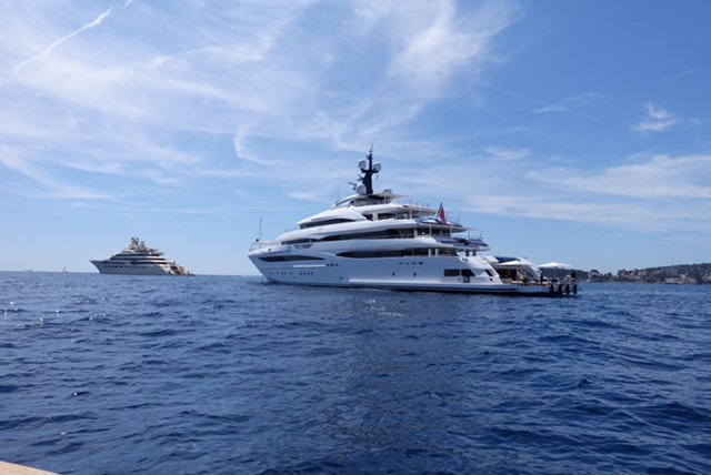 WinchDesign_WD's tweet photo. Two #WDinterior designed #yachts spotted together in the South of France. Cloud 9 and Dilbar. #superyachts @lurssenyachts @CRN_Shipyard https://t.co/pk6T51lqGD