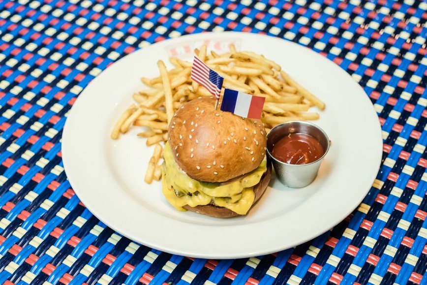 Vive la France burger. #LeZoo | <a href="/andrewhektor/">Andrew Hector🧢</a>