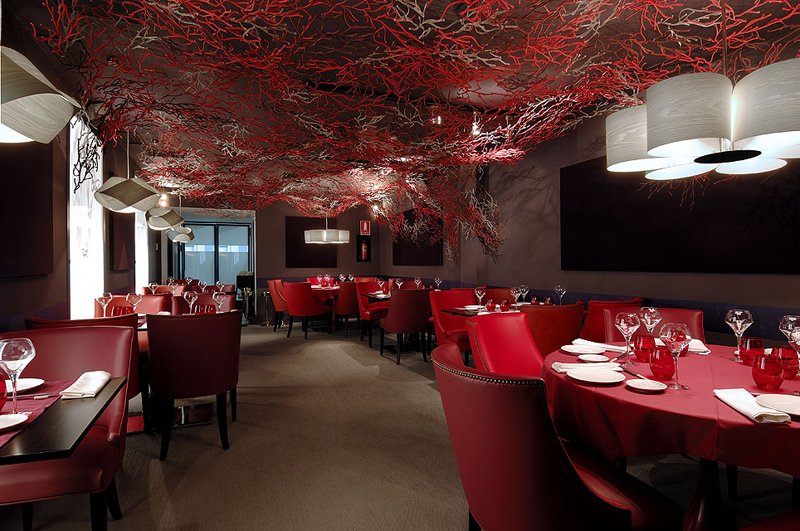 Pasión escarlata, en #Shikku Lagasca encontrarás el ambiente perfecto para una romántica noche en pareja. #sushi #restaurante #madrid