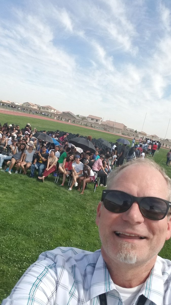 KHSCounseling's tweet photo. Graduation Practice in full effect. #classof2017 #671strong #HawksSoar https://t.co/I7xoyUzMlk
