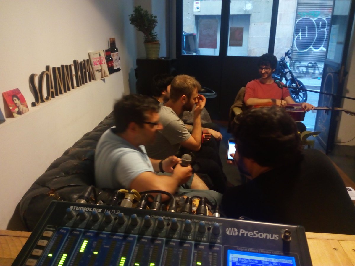 depolh's tweet photo. Un nou #DepoActivity amb @Shanendogs y @VerrierVictor ara en directe a @scannerfm https://t.co/0soGlTHBl2
