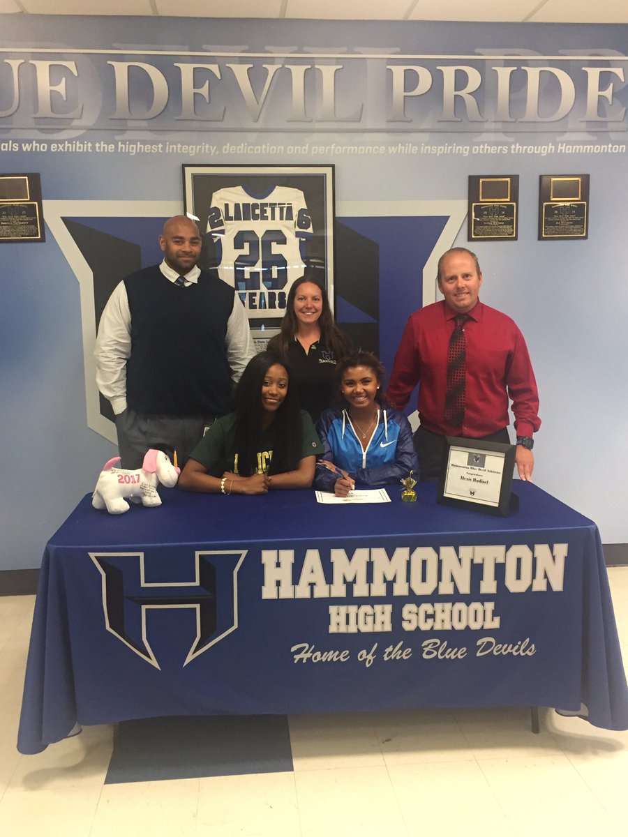 HHSdevilsports's tweet photo. Alexis Rudisel is moving on to U of Mary Washington to crush it as a member of the Track and Field program! #girl U Shine!!! https://t.co/FyLKWNFU6M