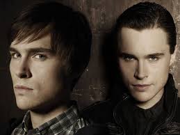 TheFollowingFan's tweet photo. For all fans of #SamUnderwood #MarkNLuke #TheFollowingFamily #TheFollowingFriends it's #TwinTuesday enjoy your evening https://t.co/tcIOLPfr30