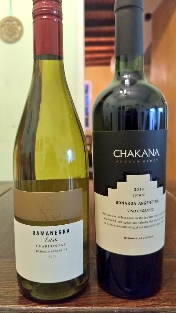 PerezDel2000's tweet photo. El sábado regalamos estos vinos en #ConexiónAgro. Gracias a @DP3234
@radionihuil cc @chakanagabriel @chakanawines @BodegaCasarena https://t.co/gvJ5Q5BsnT