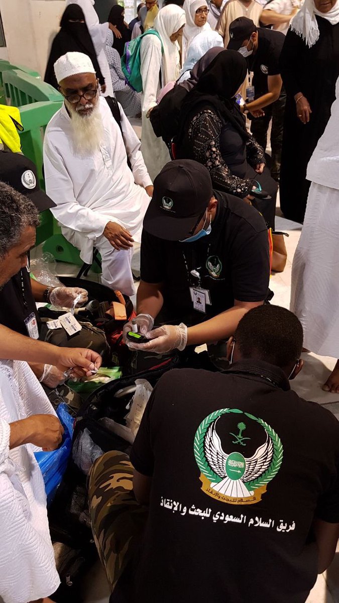 salam_org's tweet photo. يد بيد كلنا لخدمة وطننا وزوار بيت الله الحرام #فريق_السلام_السعودي #مهمه_دعم_الحرم_الملكي #الاسعافات_الاوليه #مكه #البحث_والانقاذ https://t.co/NKC2wNWdpo