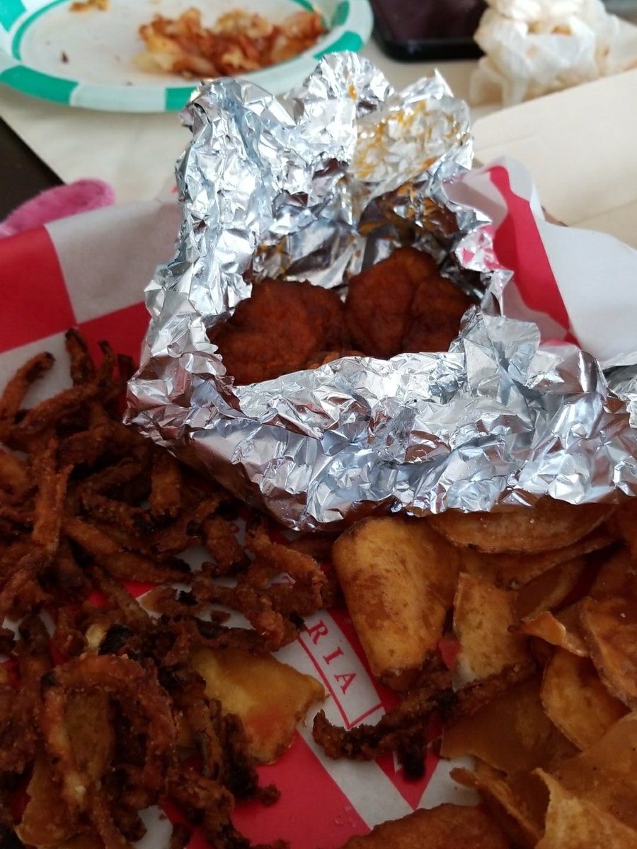 Hey <a href="/LaRosasPizza/">LaRosa's Pizzeria</a> thanks  for the burnt food again #standard #toomuchmoneyforjunk