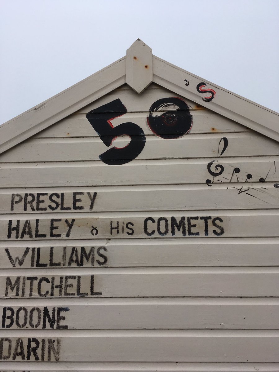 imposterophe's tweet image. Oh I do like to be beside the seaside 😉 #punktuation