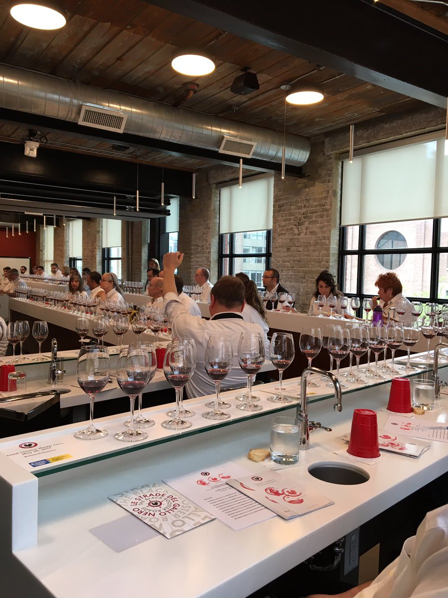 chianticlassico's tweet photo. #ChiantiClassico seminar has started. LIVE from George Brown College, #Toronto, with Michael Fagan @uncork1 @GBCollege #winetasting https://t.co/5bnkXSX8QD