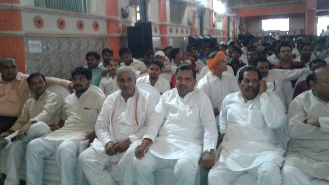 anilupadhyayfzd's tweet photo. मा० @santoshgangwar जी द्वारा फिरोजाबाद में @narendramodi जी के #3साल_बेमिसाल कार्यक्रम में सफल मार्गदर्शन,समस्त जनपद उत्साहित #modi3years https://t.co/z4N8PsARS9