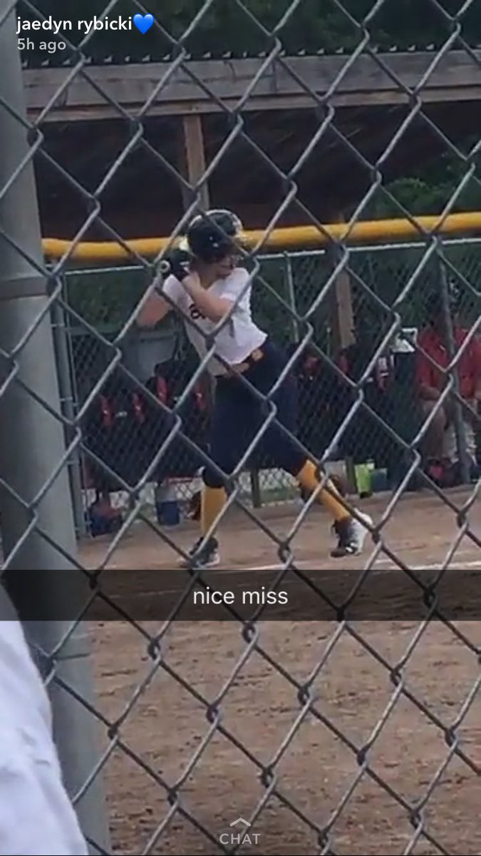 madelyn_h_AMS's tweet photo. this weekend i had a softball tourney and my girl jaedyn came and supported my terrible team!! #BAMSCE https://t.co/WGpXH5ysuh