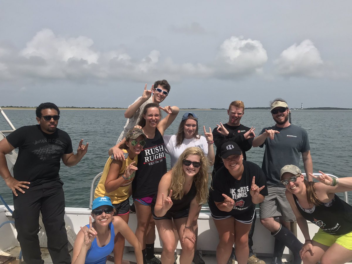 epvoigt's tweet photo. Checking out Cape Lookout Lighthouse is great way to wrap up a cruise #measfieldcourse @NCStateSciences @NCStateCNR @ncsumeas @NCState https://t.co/OtVuV9YOEj