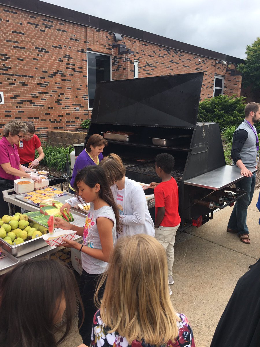 Celebrating today with the CES All School Carnival!! <a href="/112Nutrition/">District112Nutrition</a>