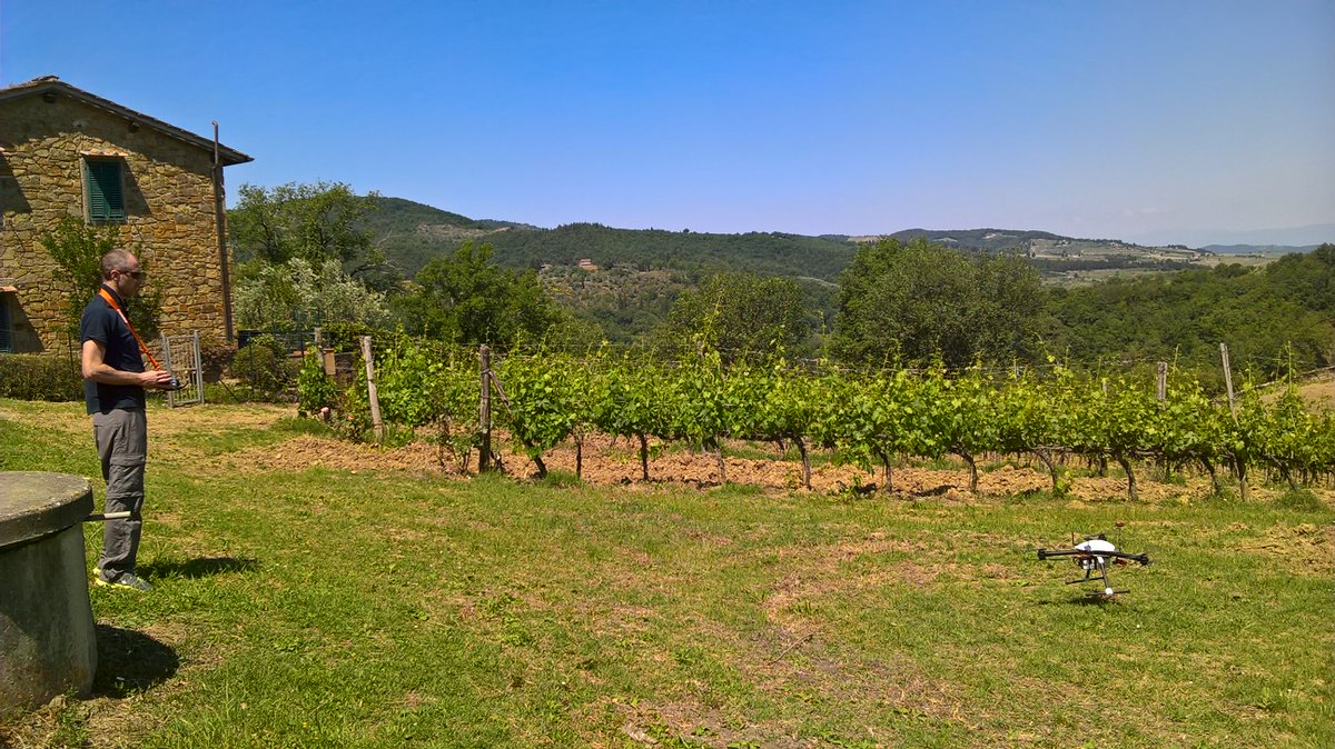 dronebeeag's tweet image. Collaborazione DroneBee e #zephyraerospace per #agricoltura #precisione #droni #drone #ndvi #mappe #vigore #vite #vigneto #azienda #agricola