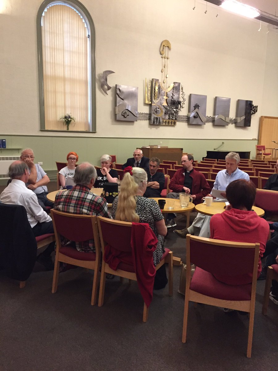 AmplifyYouth1's tweet photo. A nice gathering for young people and the general public to ask their respective candidates questions important to them #GE2017 #louth https://t.co/ODU1U1RxyF