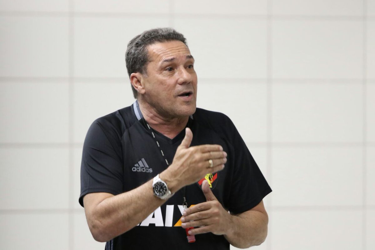 sportrecife's tweet photo. Acompanhe a apresentação do novo treinador do Leão, Vanderlei Luxemburgo, ao vivo por meio do nosso Facebook e canal do YouTube! https://t.co/9i3TwBXbAb