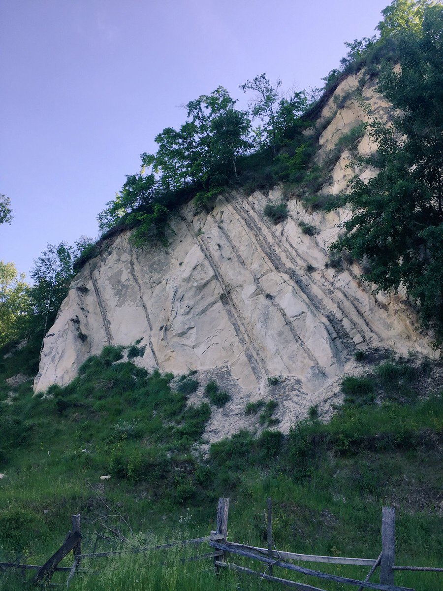 laura_quick's tweet image. Currently in the Romanian Carpathians with @boris_gailleton looking at tectonic geomorphology 😎#fieldassistant