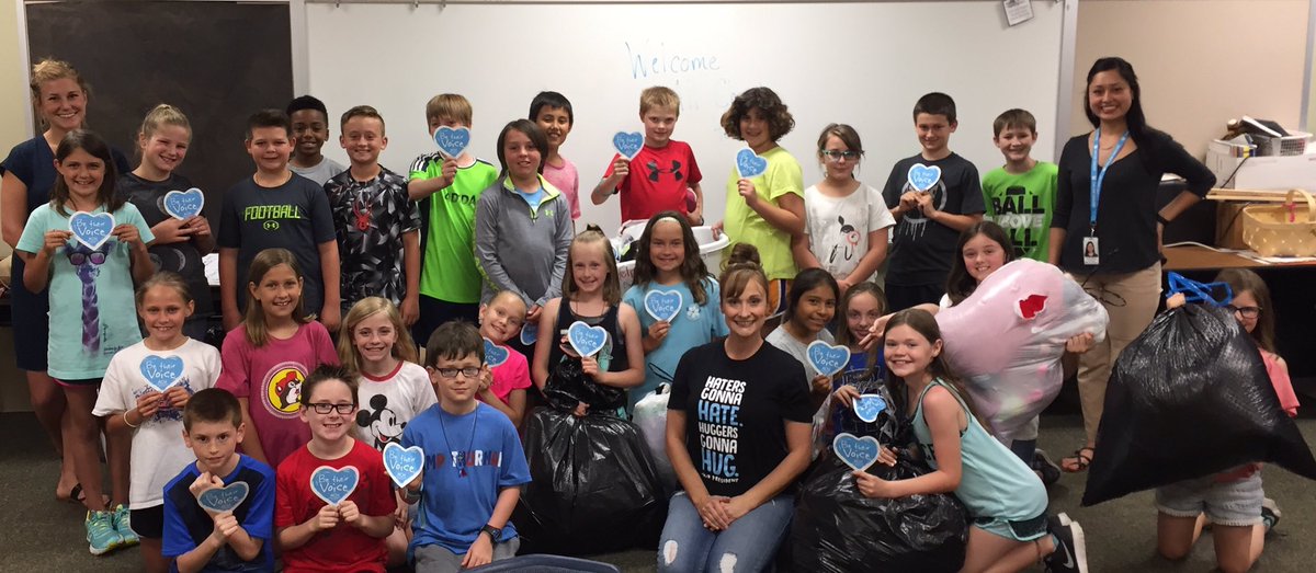 thelesbuglady's tweet photo. @LibertyElemKISD Ambassadors presenting @ACHChildFamily with donations! We ❤️helping others! @kisdROCK @KellerISD https://t.co/uHtyyQJcjA