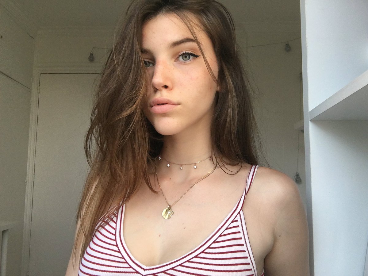 nolwennfjn's tweet photo. wassup twitter ?¿ https://t.co/crF2dGRbCd