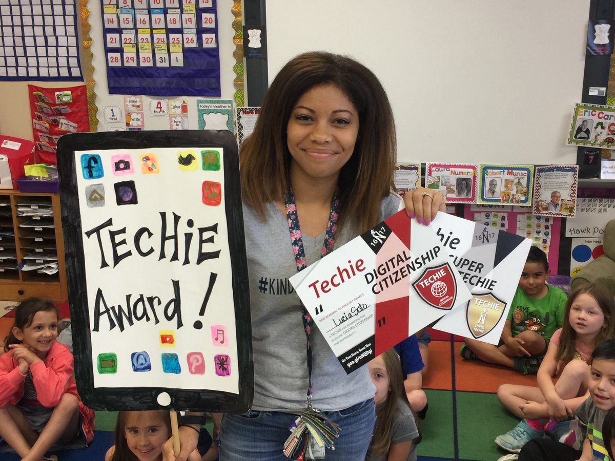 soozie62's tweet photo. And the SUPER TECHIE goes to..@mrsluciasoto
You are amazing!! @NISDHoffmann #nisdtechie @NISDTechnology #nisdcoach https://t.co/66CUgCUzNj