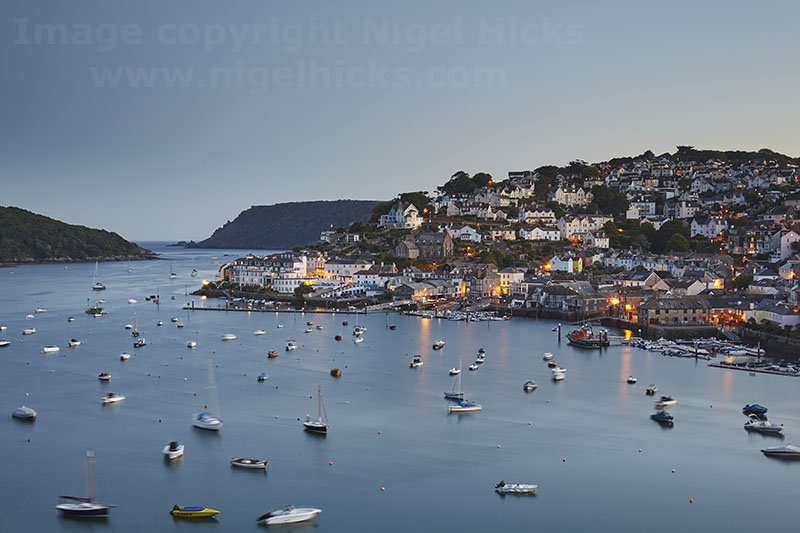 Good evening #Exeterlive! Here's a shot of dusk over #Salcombe, taken late last week. Very peaceful.