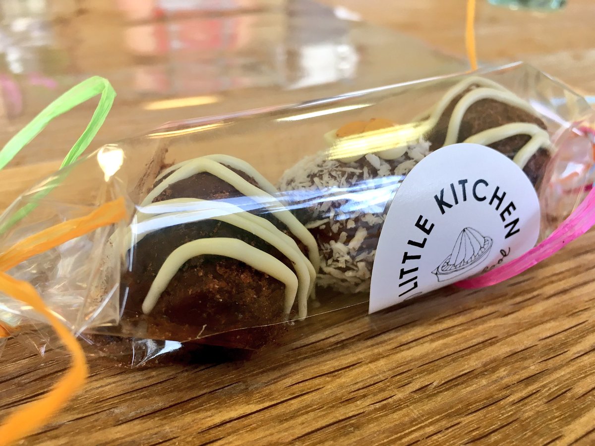 Gingeybites's tweet photo. I MADE these!! A round of applause please... ๐ #trufflequeen https://t.co/GKioBwNsro