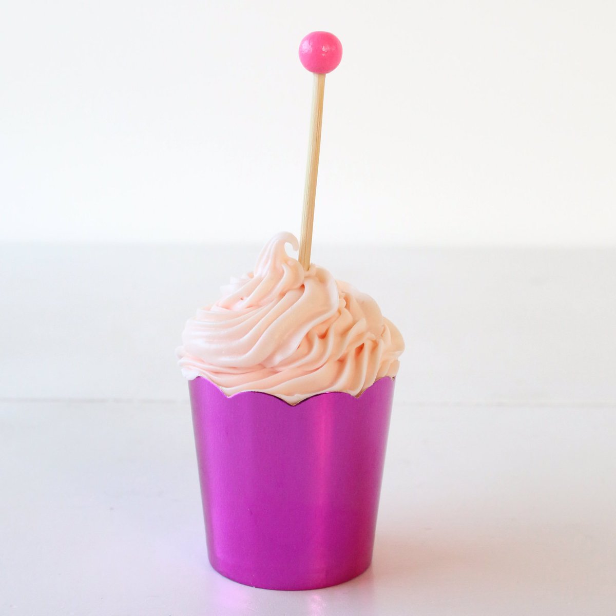 simply_baked_'s tweet photo. #cupcakes, the perfect #tuesdaymotivation after a long weekend!  💕💕💕 https://t.co/8I4Trz23bB
