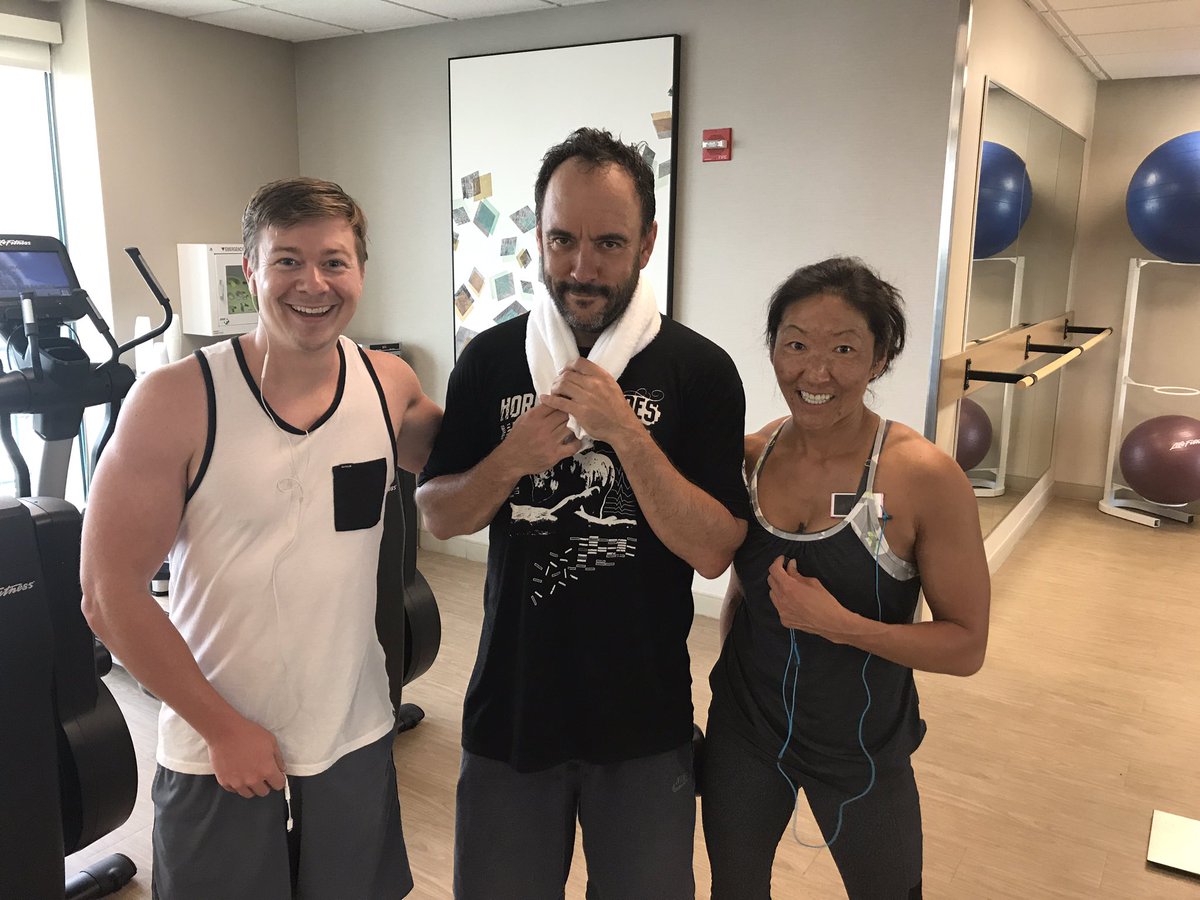 HeavyFlyer's tweet photo. Quick workout with Dave 😁#dmb17 #dmb #davematthews #davematthewsband https://t.co/8emt2a7IKB
