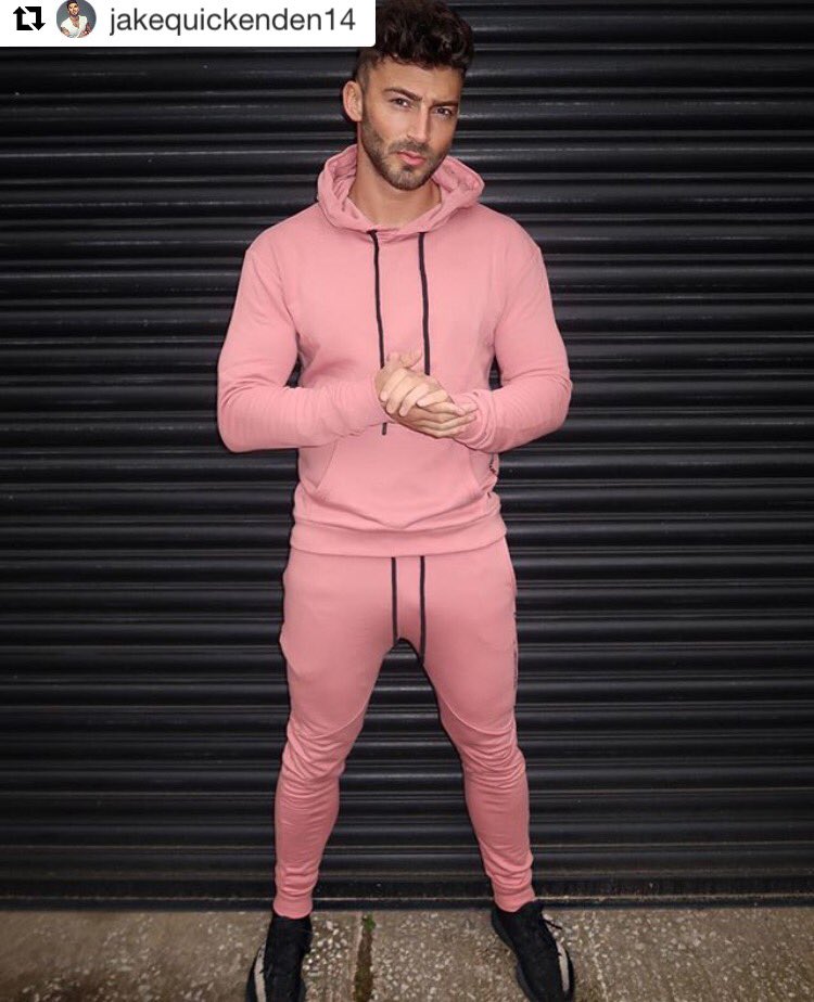 fiveto_five's tweet image. Jake Quickenden wearing Desert Pink Tracksuit👌🏽Sold separately at fivetofiveclothing.co.uk 🔥📲💻  @JakeQuickenden @DEADLEGACY1