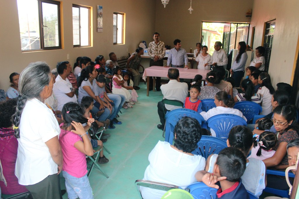 CarrizalVera's tweet photo. Volví a visitar a mis amigos de #Cosoltepec para agradecer su confianza y reafirmar mi compromiso con el Distrito de #Huajuapan https://t.co/sM8yT34Ejq