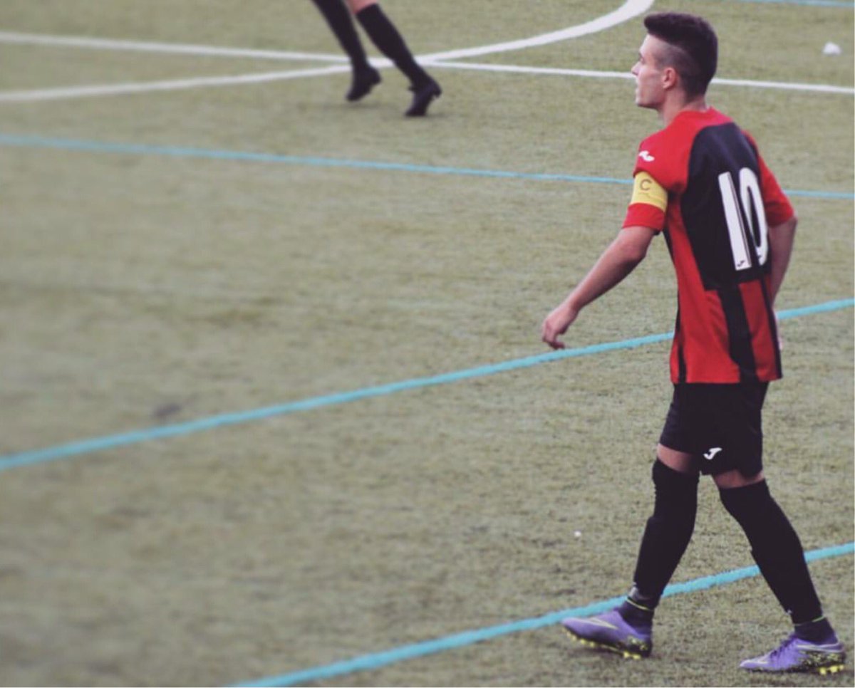 Geluu10's tweet photo. 8 años después toca poner fin a mi etapa en el @VCF_OFICIAL. Gracias por todo pero sobre todo por el cariño, ¡siempre seré un veriñista más! https://t.co/18NRP9SPoV