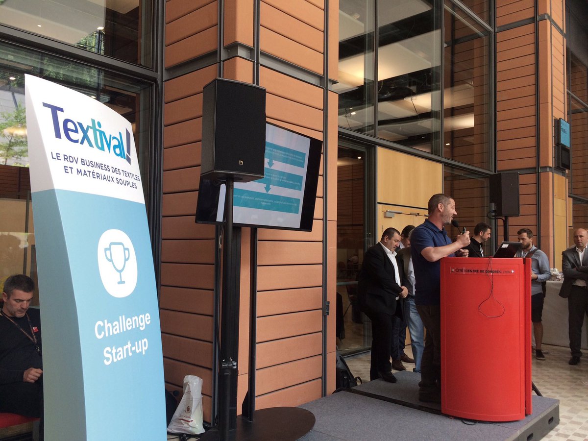 health_cardio's tweet photo. @health_cardio récompensée ce jour lors du salon Textival de Lyon pour le T-shirt médical connecté #CardioNexion #preveniravc @HorizonsTex https://t.co/WBIrtEl1Tg