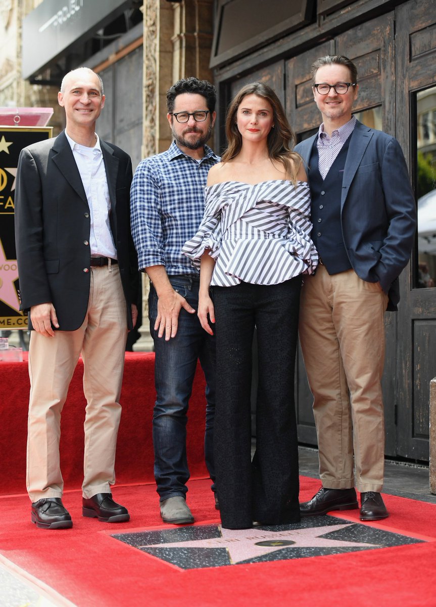 kerirussellweb's tweet image. 📸 #KeriRussell honored with star on The Hollywood #WalkofFame - kerirussellweb.com/gallery/thumbn… #MatthewRhys #ScottSpeedman #MattReeves
