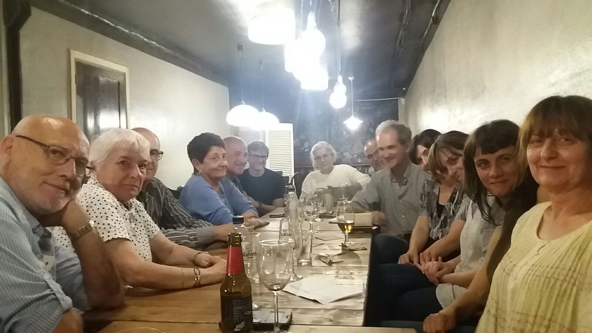 cinemavdm's tweet photo. Plataforma amb cerveses... vol dir que la propera serà sonada. Cinèfils de #vilassardemar prepareu-vos! https://t.co/aoMnoOF3st
