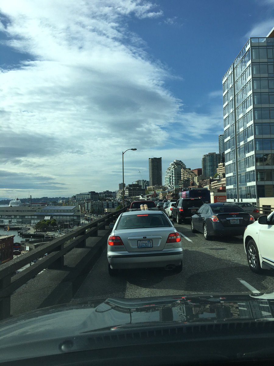 repubseattle's tweet photo. Traffic jam with a view https://t.co/IrVaghZmHa