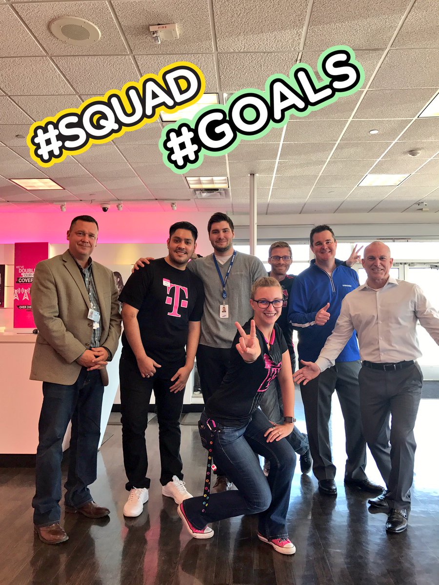 MagentaMelina's tweet photo. Having a great visit with our @SamsungMobileUS reps!! #SCRocksCO #TMobile #coloRADo https://t.co/sSYJajND8H